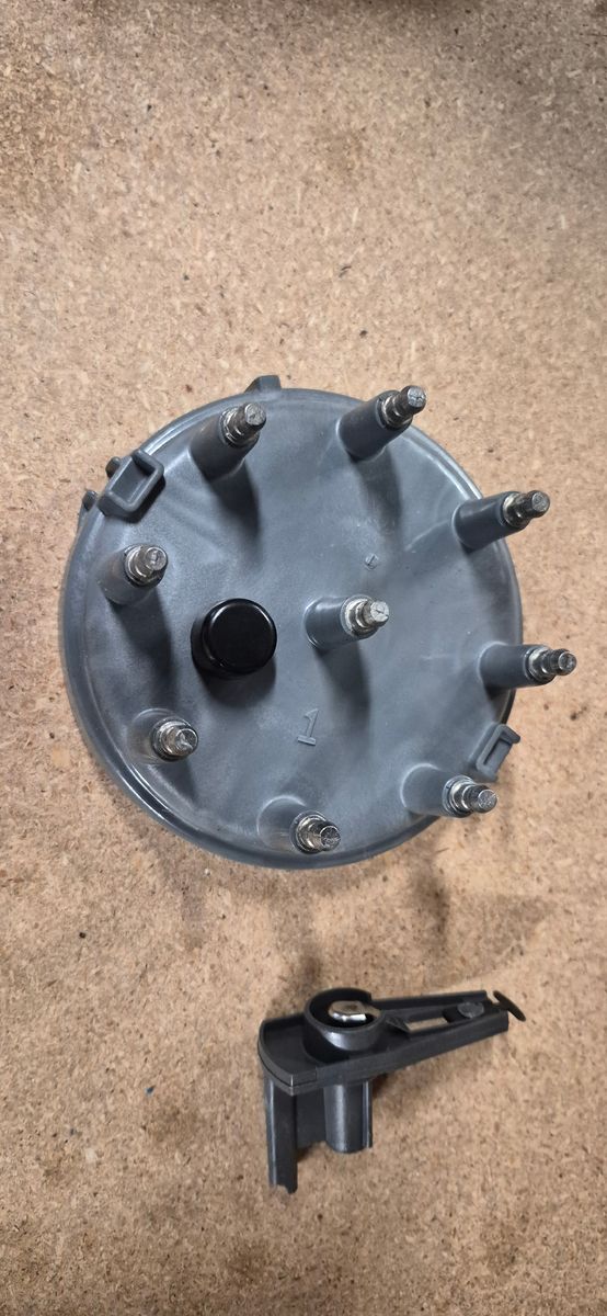 Ford distributer cap and rotor