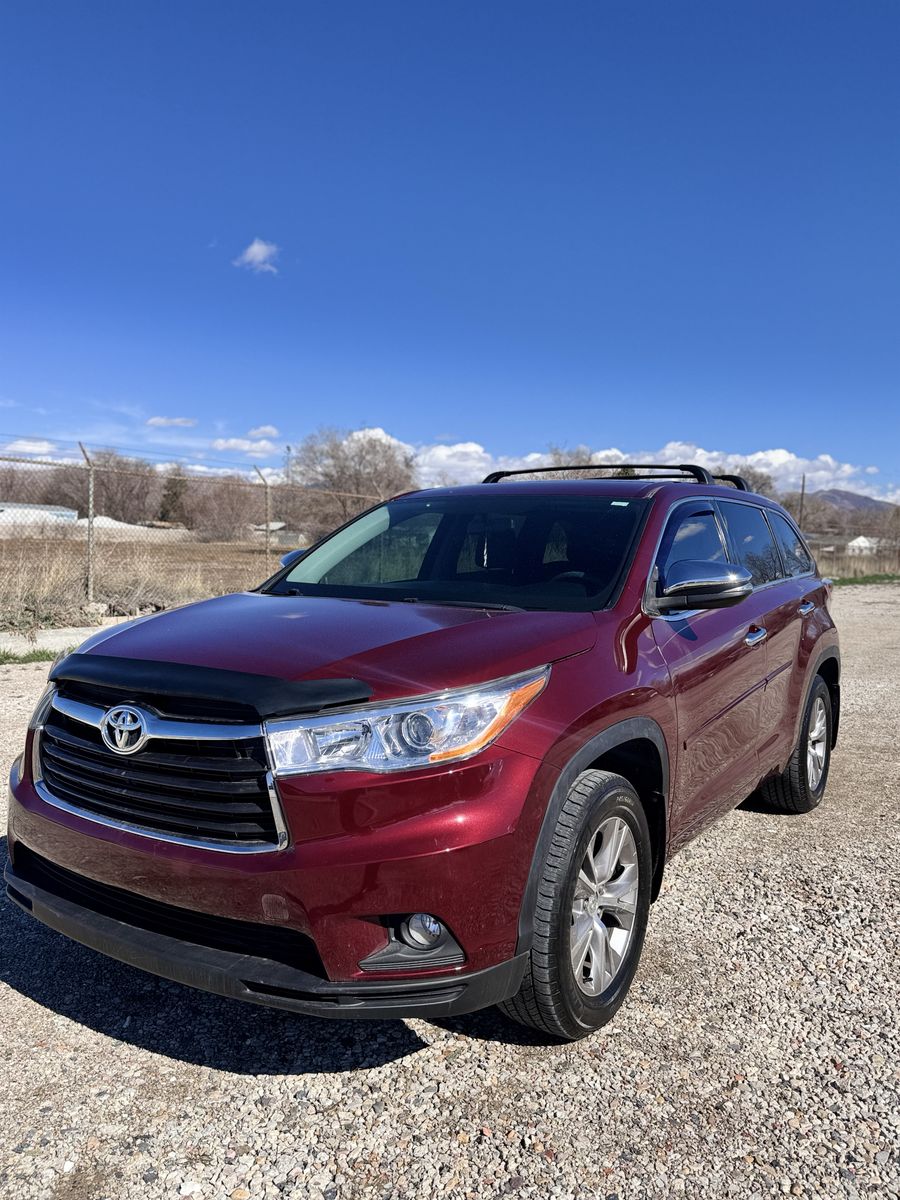 2015 TOYOTA HIGHLANDER LE