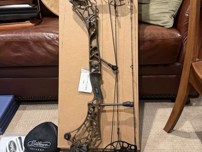 New Mathews ARC 30 Compound Bow, Kodiak, 10" Bridge Lock Stabilizer, 2026 Model, $1250 firm