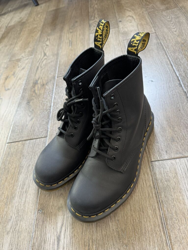 Dr Martens 1460 Boots EU39 - NEW
