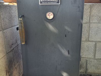 Smoker for sale! Just in time for Labor Day.
