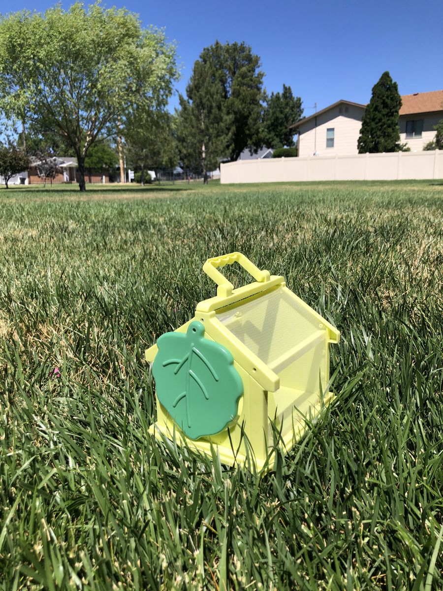Target Bullseye Bug Catcher House Kit