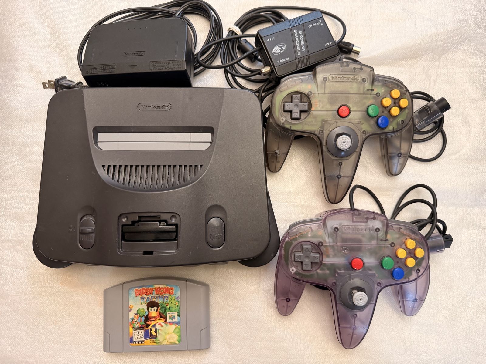 Nintendo 64 N64 Console Bundle with 2 Controllers, Cables, and Diddy Kong Racing