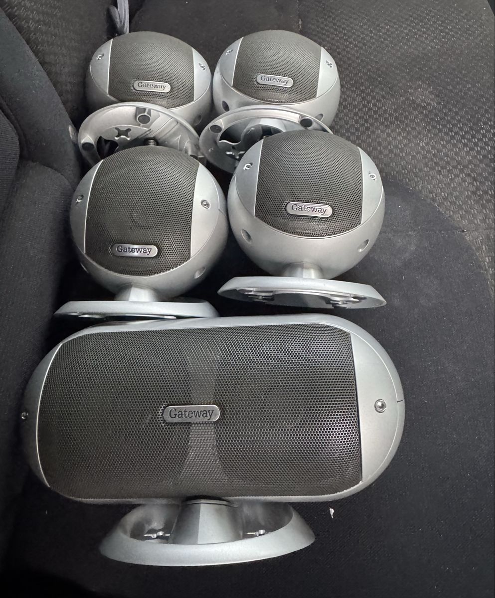 Gateway 5.1 Surround Sound Speaker System - Silver, Complete Set