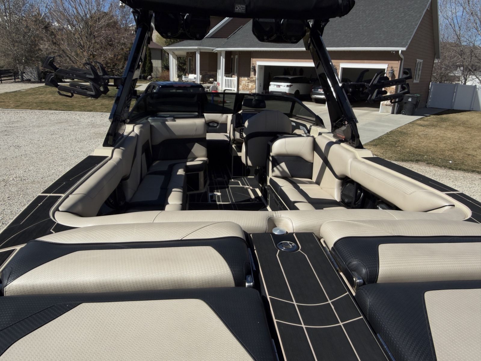 2023 Centurion Ri265 Wake Surf Boat with Quick Surf & Quick Launch - Excellent Condition