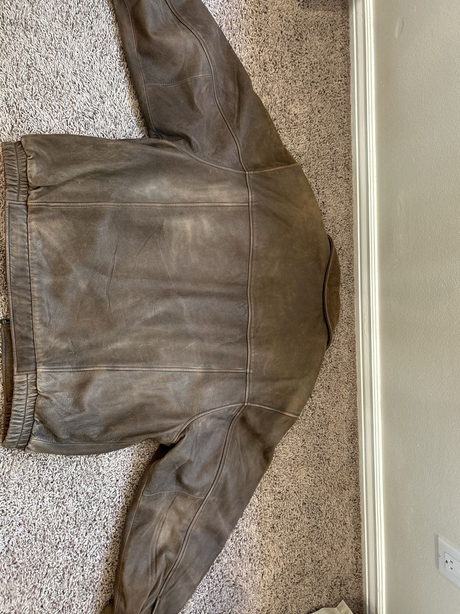 Main image 3