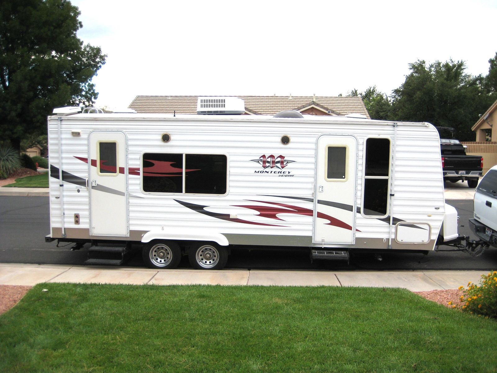 25 ft 2008 Monterey by Extreme