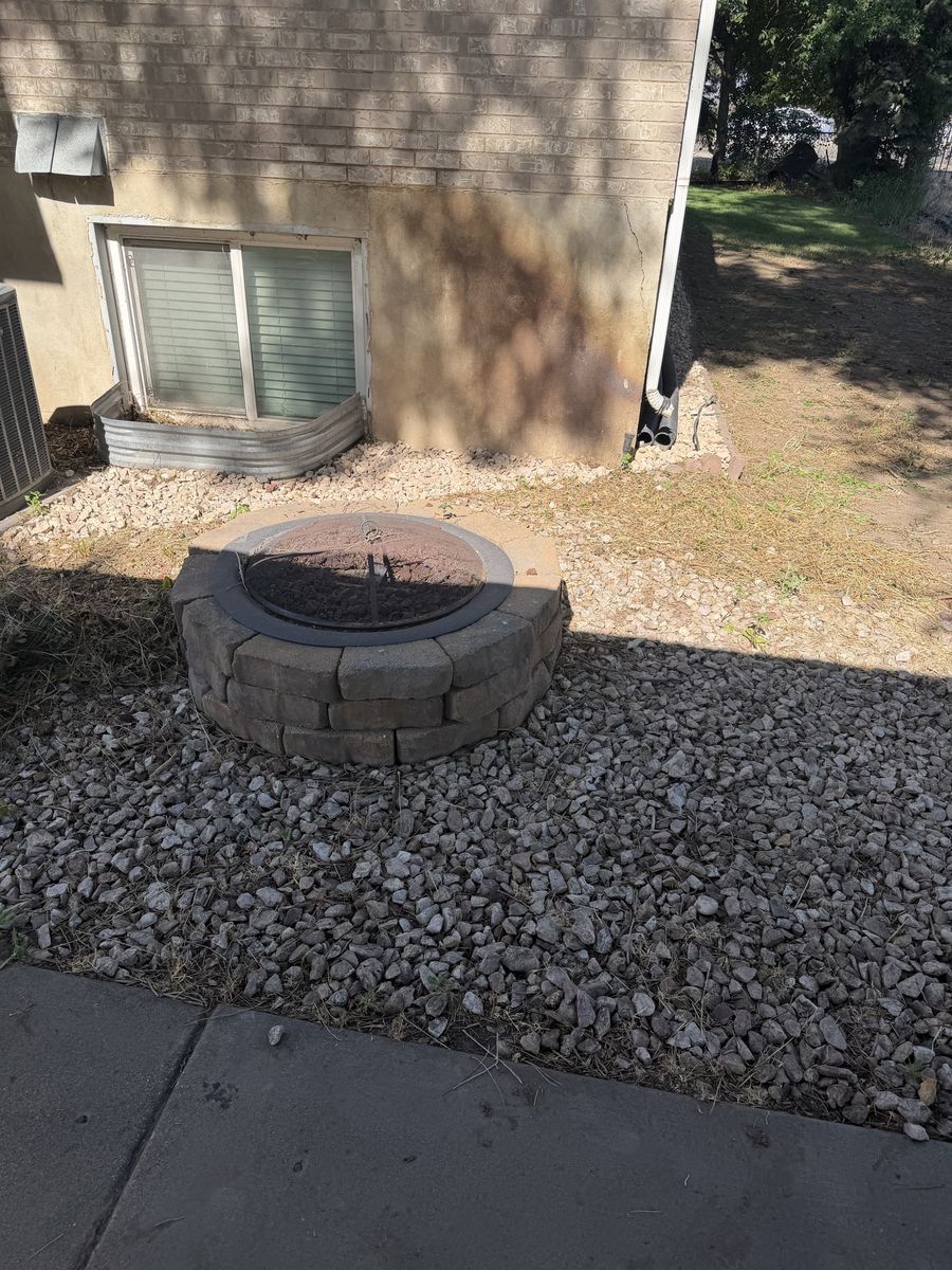 Gas fire pit