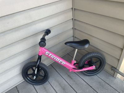 Strider 12 Sport Kids Balance Bike - Pink,
