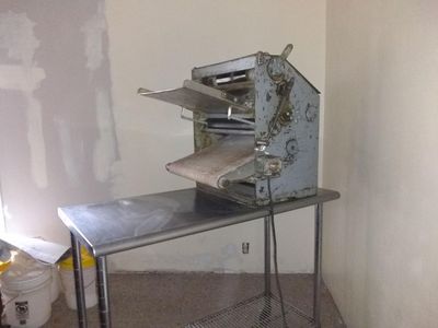 Industrial Dough Sheeter, Heavy-Duty Bakery Equipment, Commercial-Grade