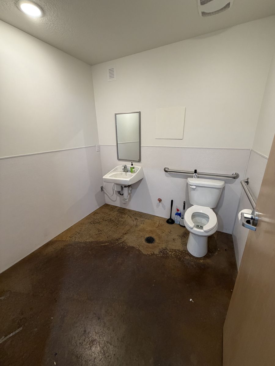 Main image 10