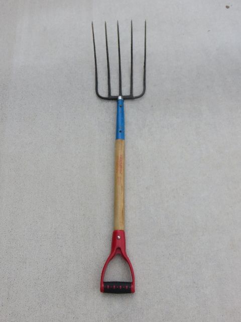 5 TINE PITCHFORK MADE IN THE USA BY FORGECRAFT