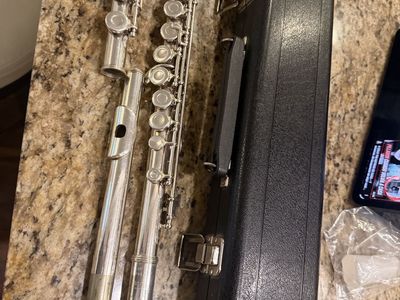 Armstrong Flute with Hard Case - Silver, Used Condition