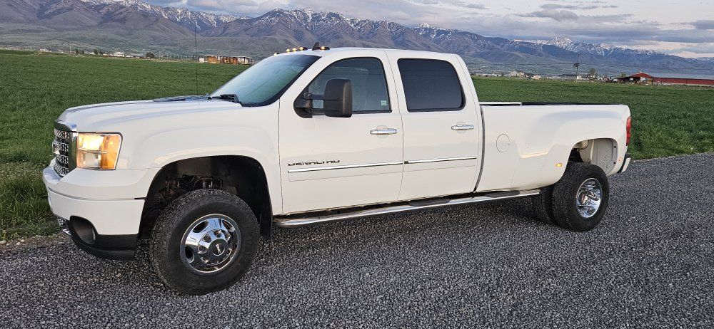 2011 GMC Sierra 3500HD Denali