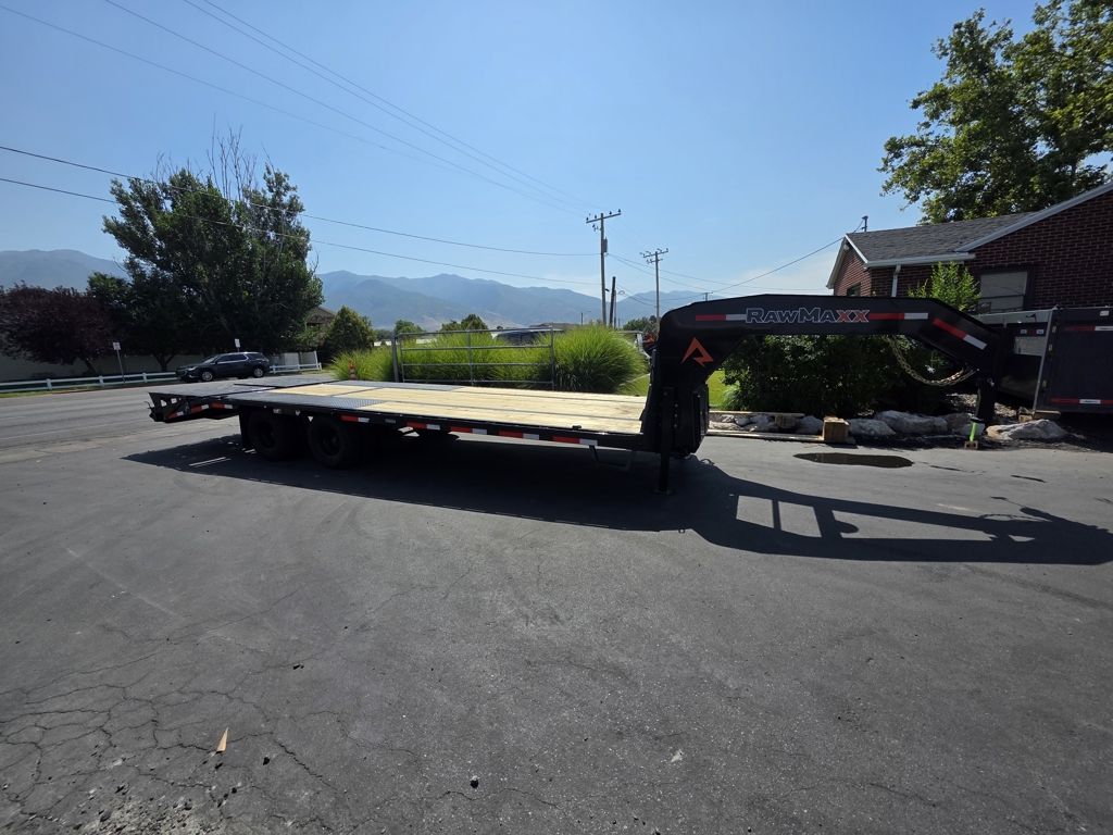 2027 RawMaxx 26' FDXD Gooseneck 20K Dual Equipment