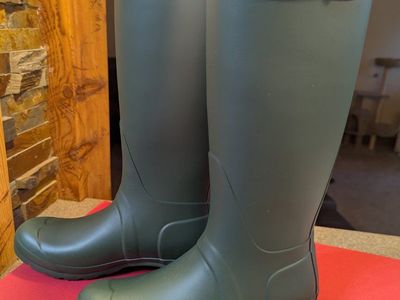 Hunter Women's Original Tall Rain Boots in Hunter Green - Size US 7 / UK 5