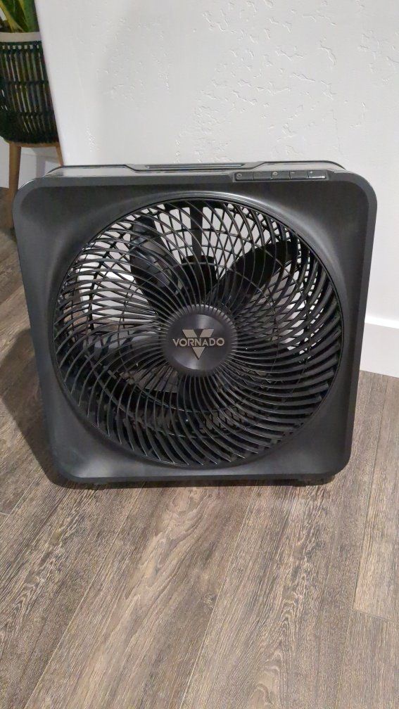 Vornado Black Air Circulator Fan like new