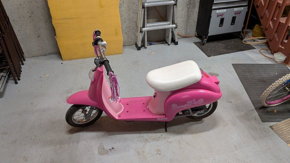 Razor Pocket Mod Sweet Pea Electric Scooter - Pink