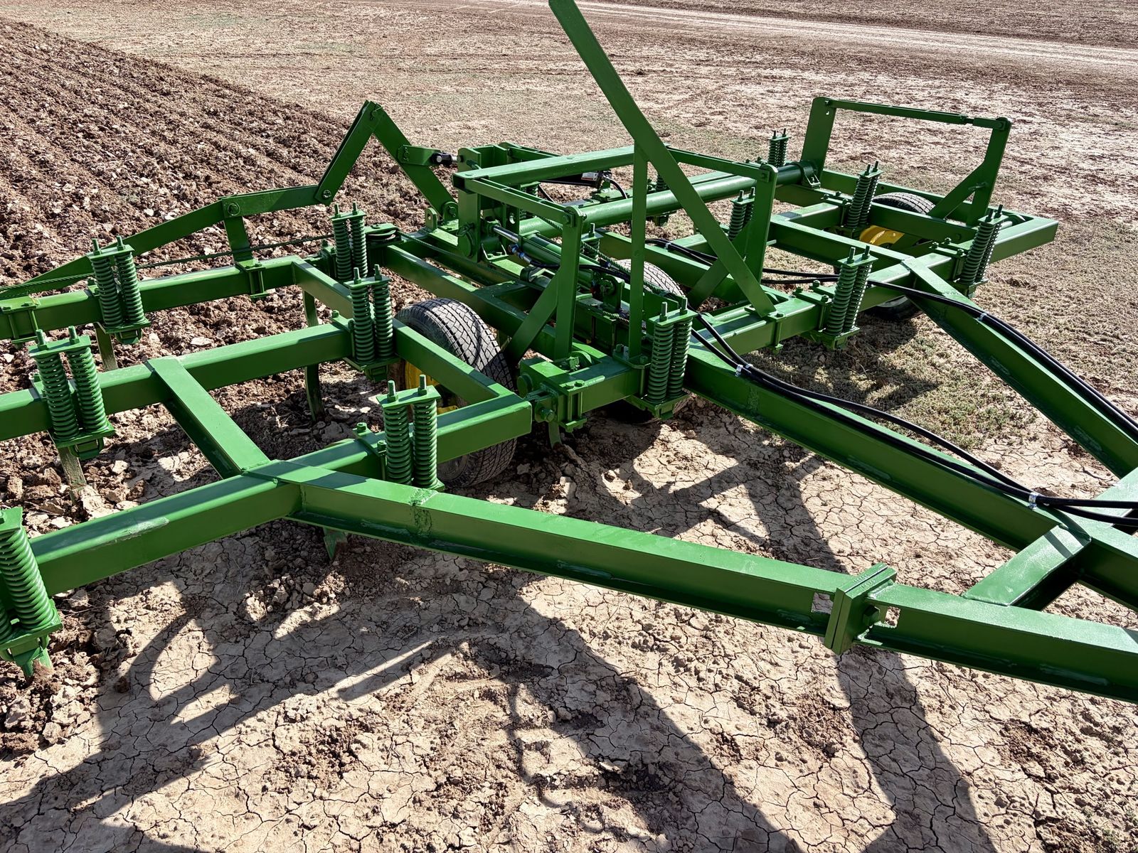 John Deere 16ft Chisel Plow