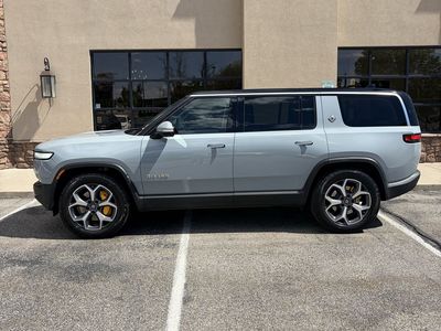 2023 Rivian R1S