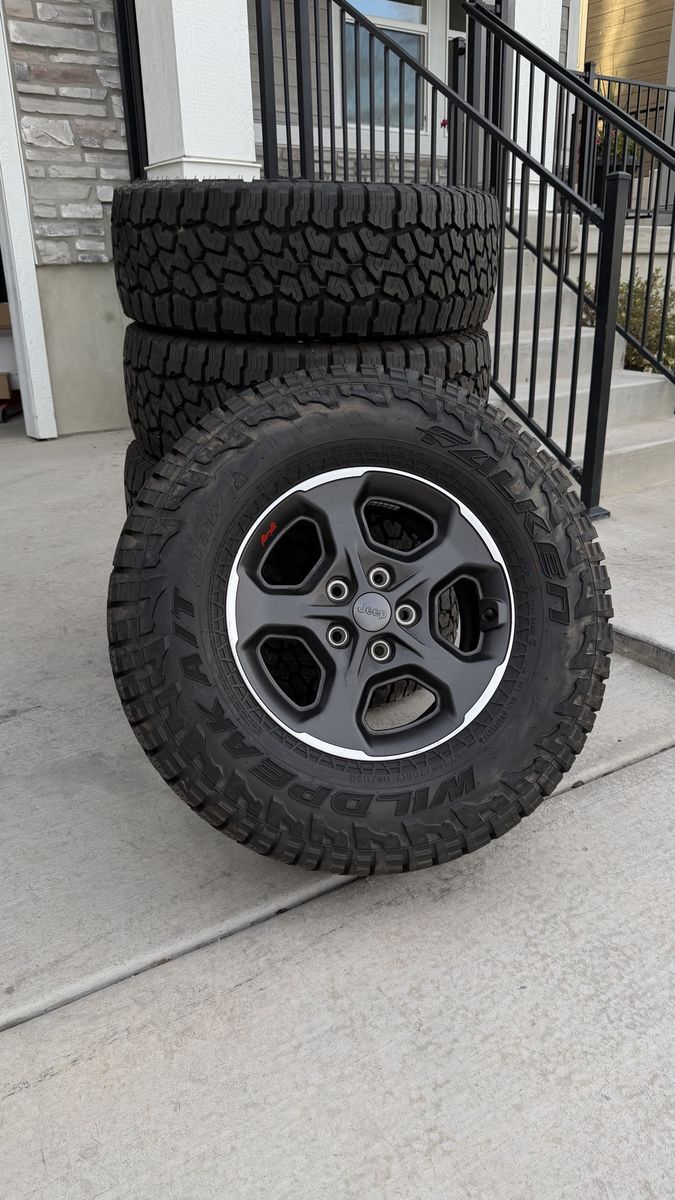 Jeep Gladiator Wrangler Rims and Tires 285/70R17 Falken Wildpeak AT3w new