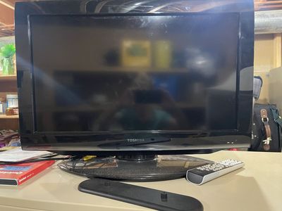Toshiba 26CV100U 26-Inch LCD TV/DVD Combo with Remote