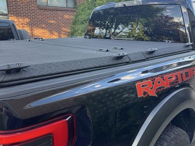 DiamondBack HD Bed Cover + Wingman 13 Slider Bin – Excellent Condition