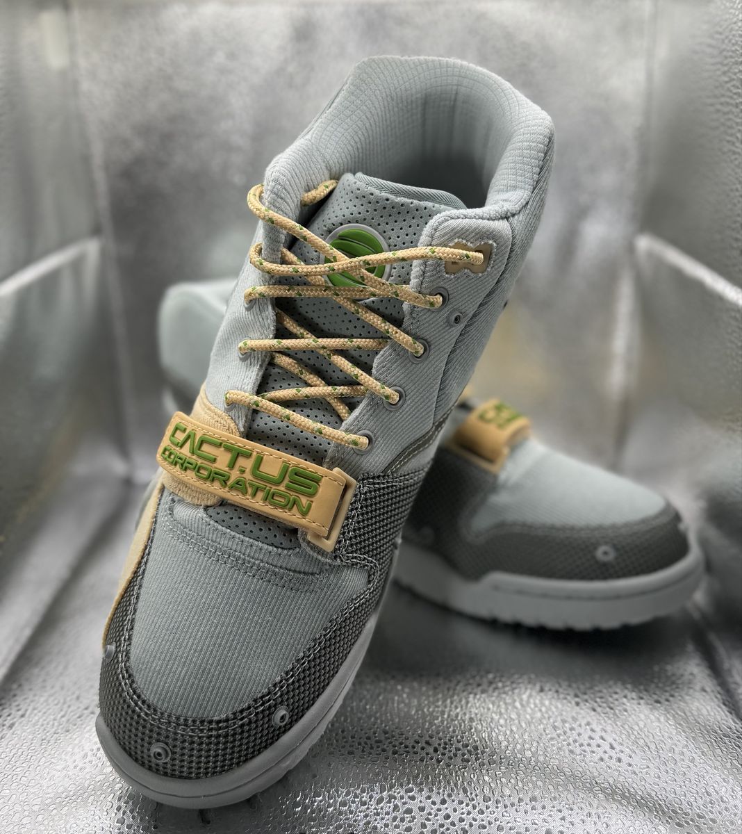 Travis Scott Trainers Sz 9 100