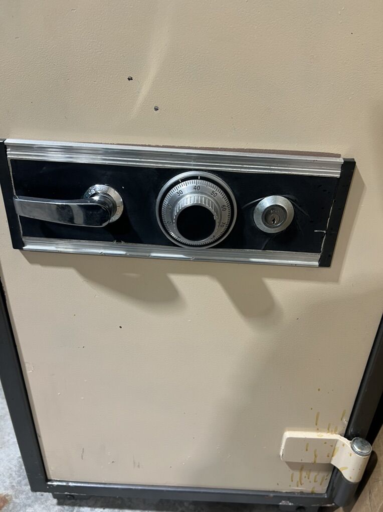 HAND GUN, VALUABLES SAFE