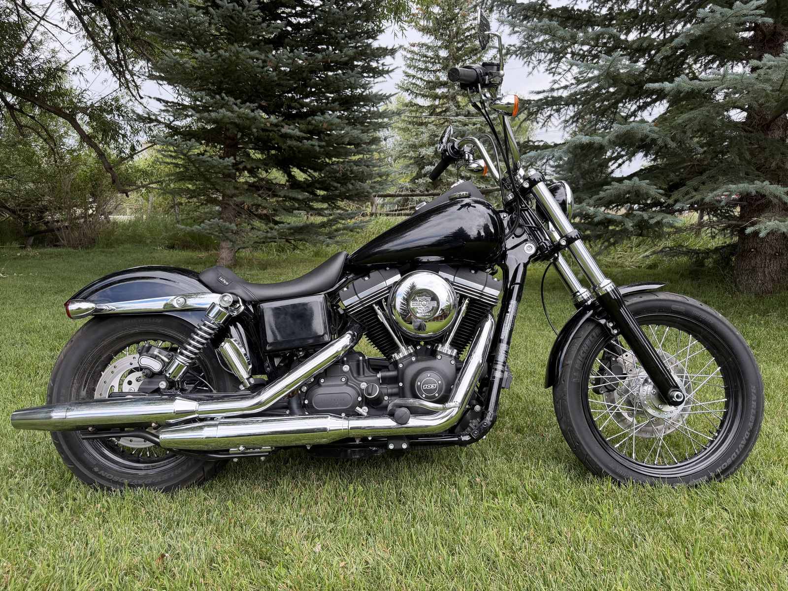 Like new 2017 Harley Davidson Street Bob