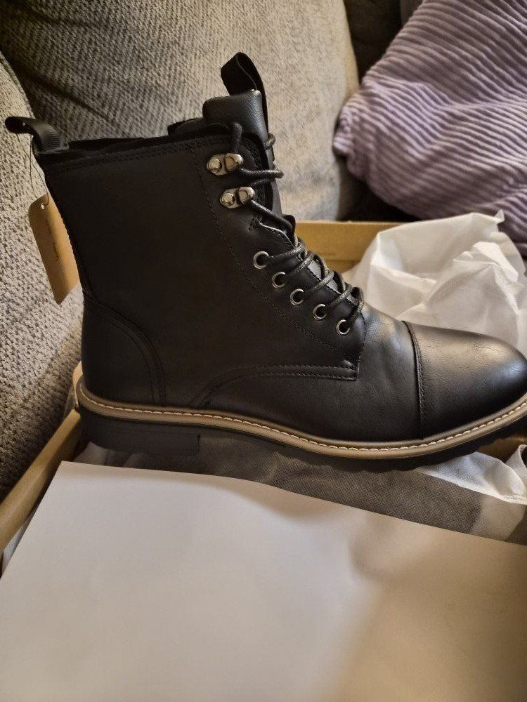 Mens leather boots 10.5