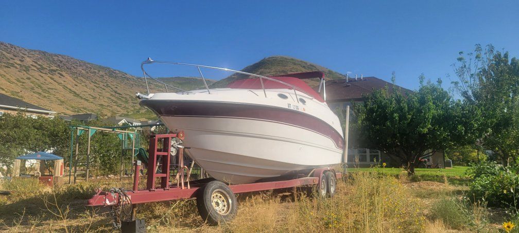 1997 Chaparral Signature Cabin Cruiser