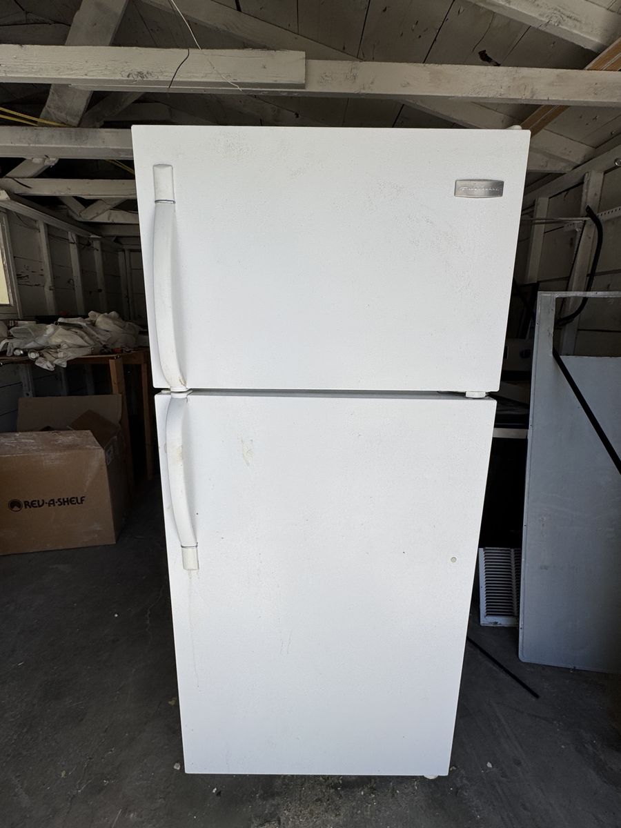 Fridgidare Refrigerator