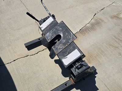Reese 15,000 lbs Capacity 5th Wheel Trailer Hitch with Slider Base