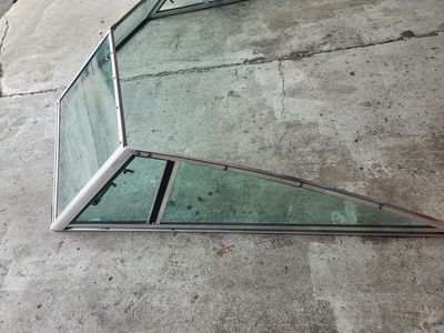 Windshield for boats