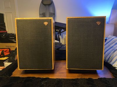 Speakers 3-way. Like new.