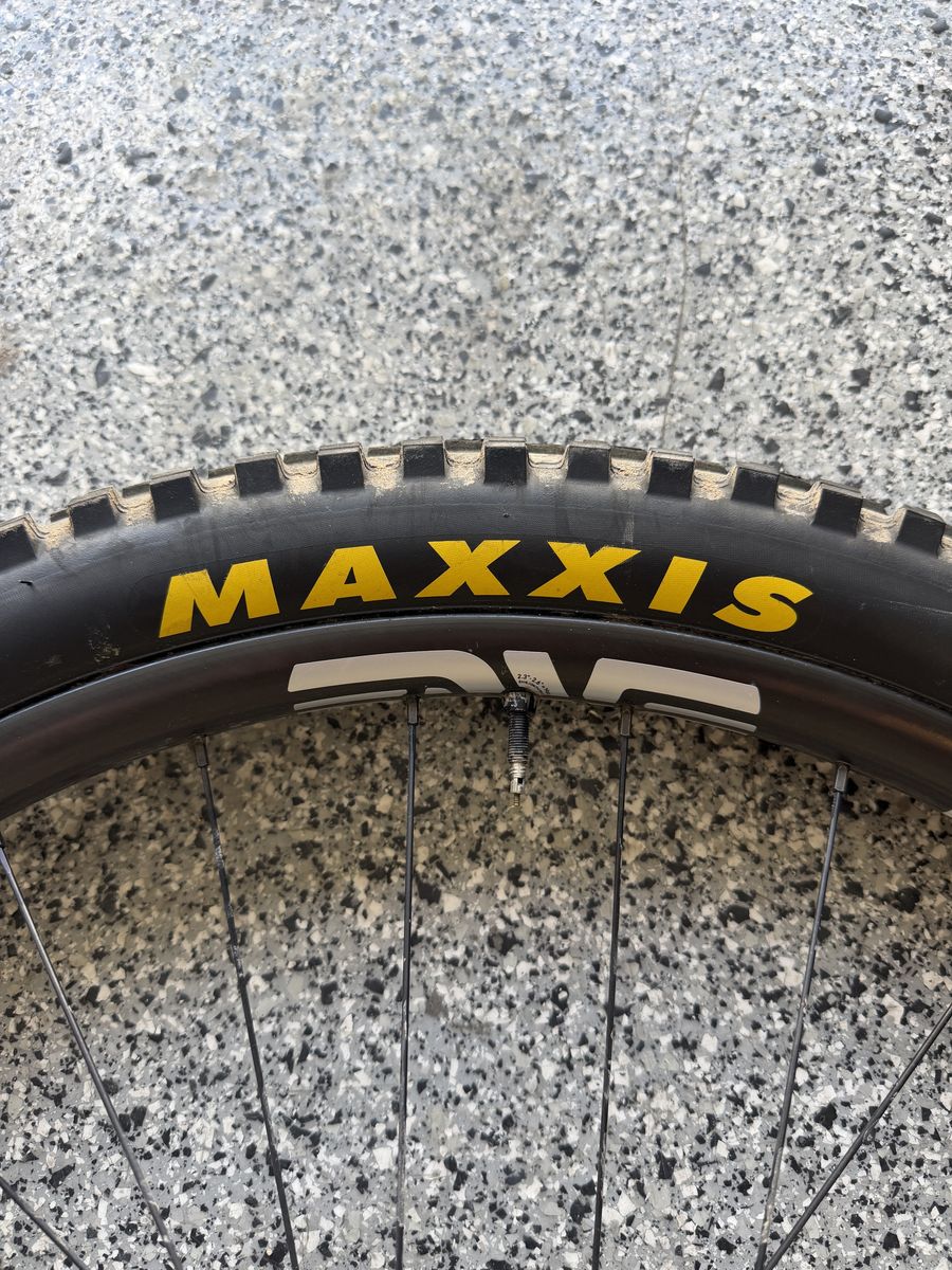 Pair (2) Maxxis Minion DHF 27.5x2.5WT Tubeless Tires