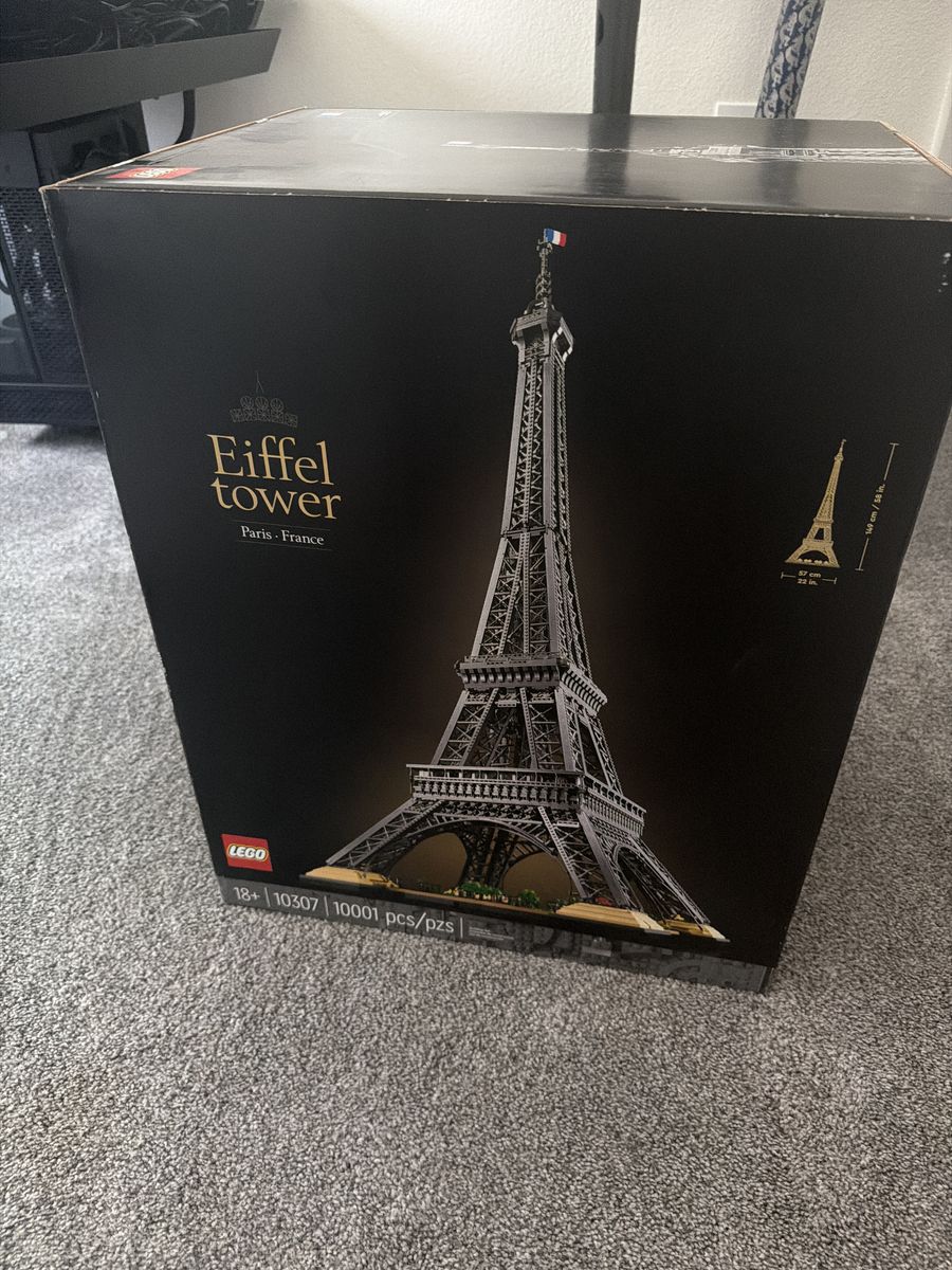 LEGO Eiffel Tower (10307)