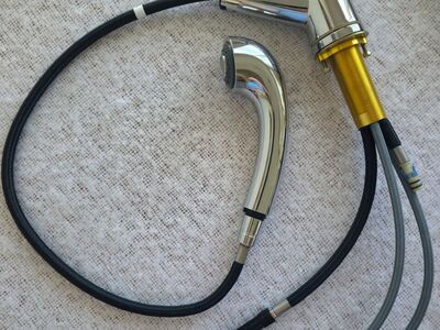 LOTA Premier Chrome Pull-Out Kitchen Faucet – Model 3552615