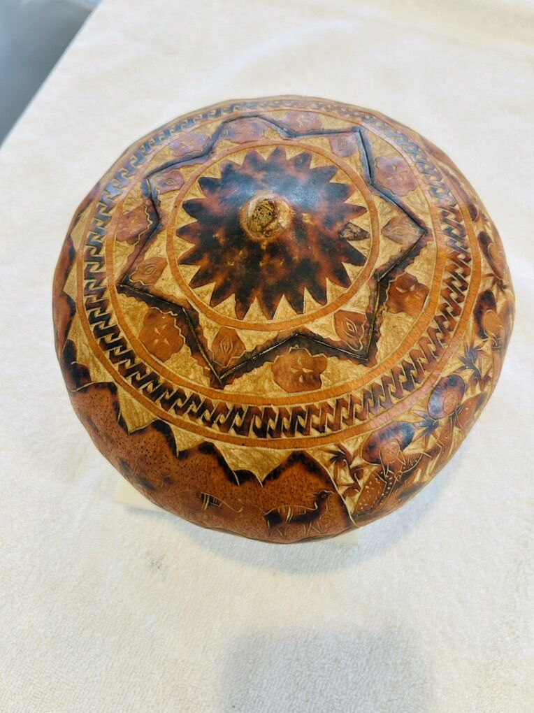 Finely Peruvian Folk Art Storyteller Gourd Box