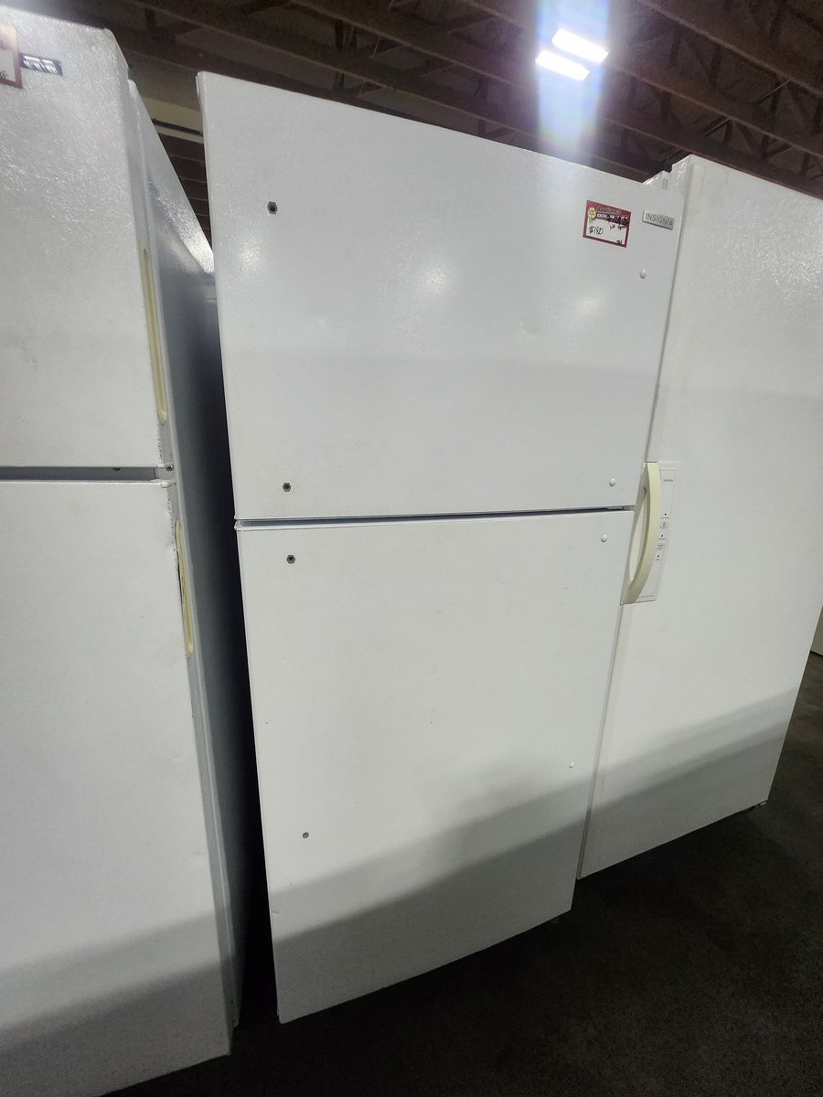 Insignia Appliances White Top Freezer Refrigerator