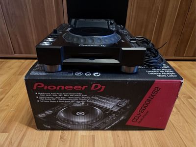 Pioneer DJ CDJ 2000 NXS2 with original packaging and cables