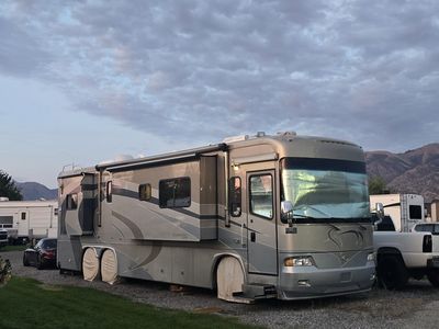 2005 COUNTRY COACH ALLURE SUNSET BAY 470