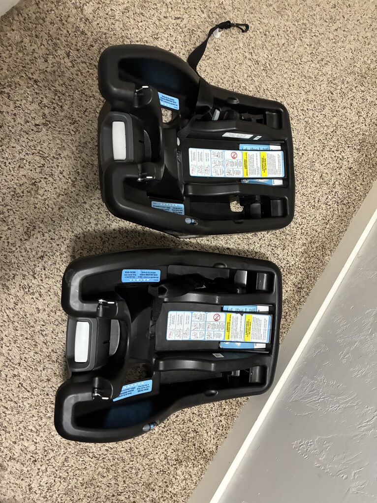 Graco SnugRide Lite LX with 2 bases & 2 Covers+Toy