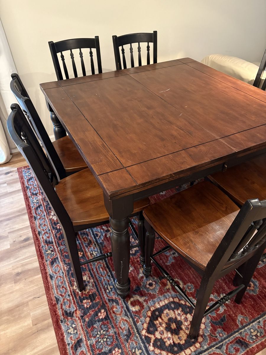 Counter Height Dining Table with 4 Chairs - Expandable Leaf - Wood/Black