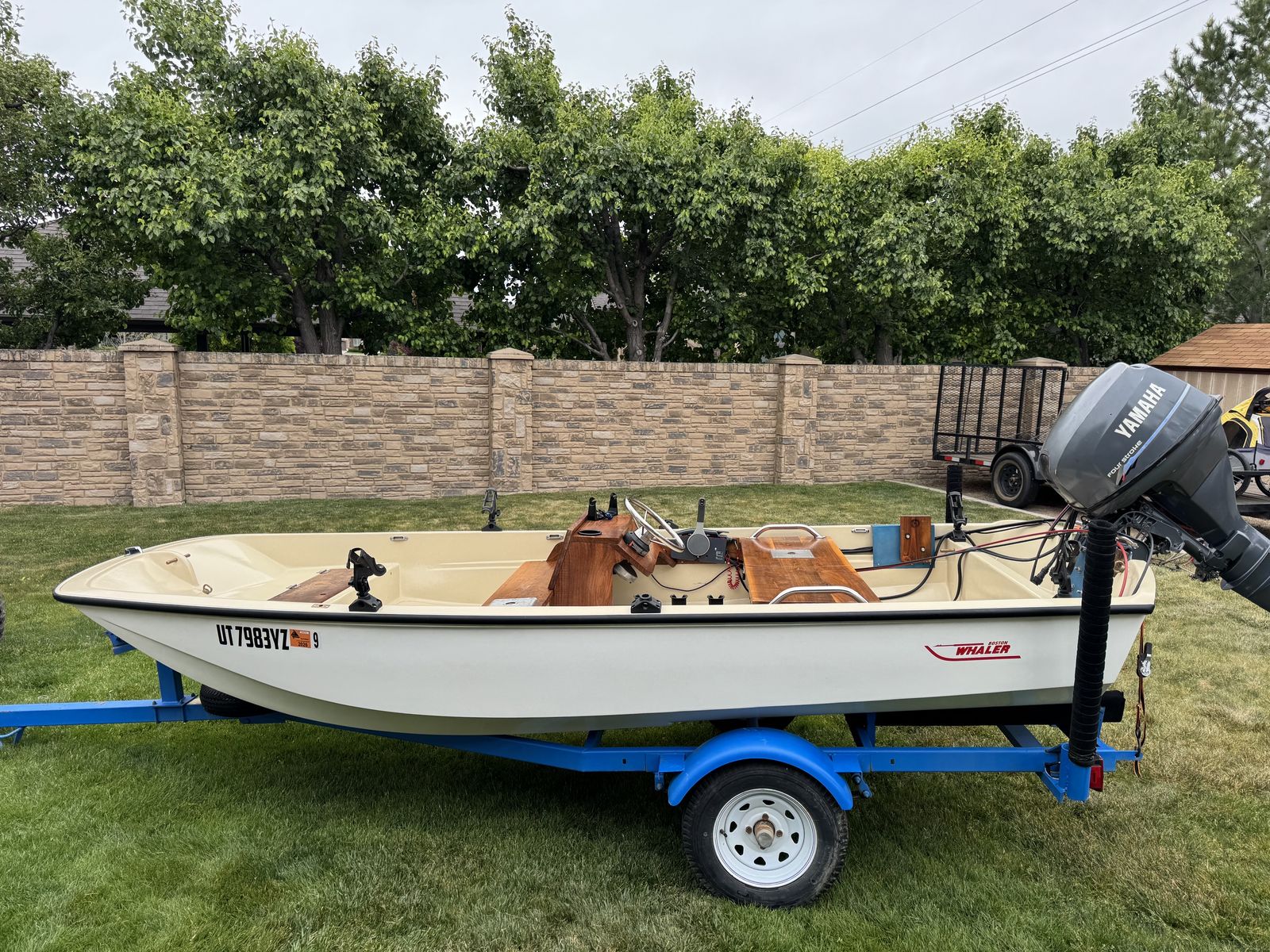 Boston Whaler Sport 13 Fishing Boat