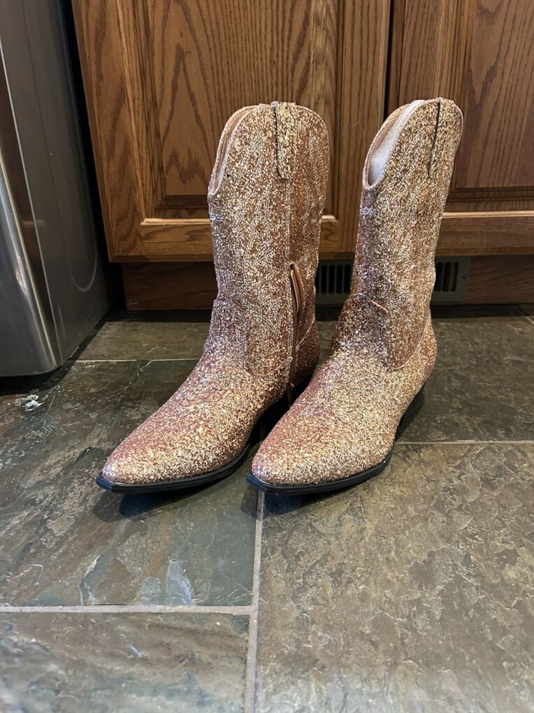 Like NIB Portland Glitter Rose Gold Western Boot