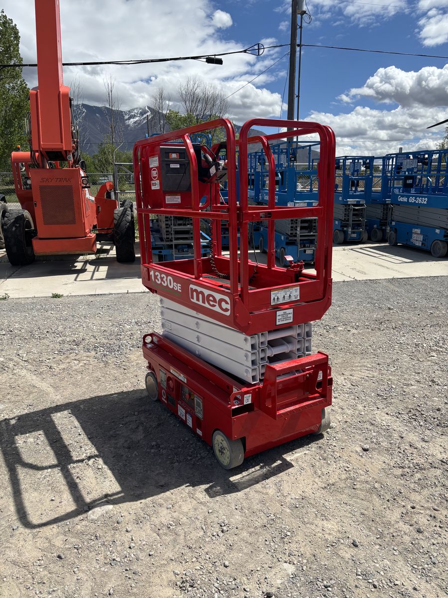 2017 Mec 1330 SE (13') *2yr Warranty* Scissorlift (id.1722)