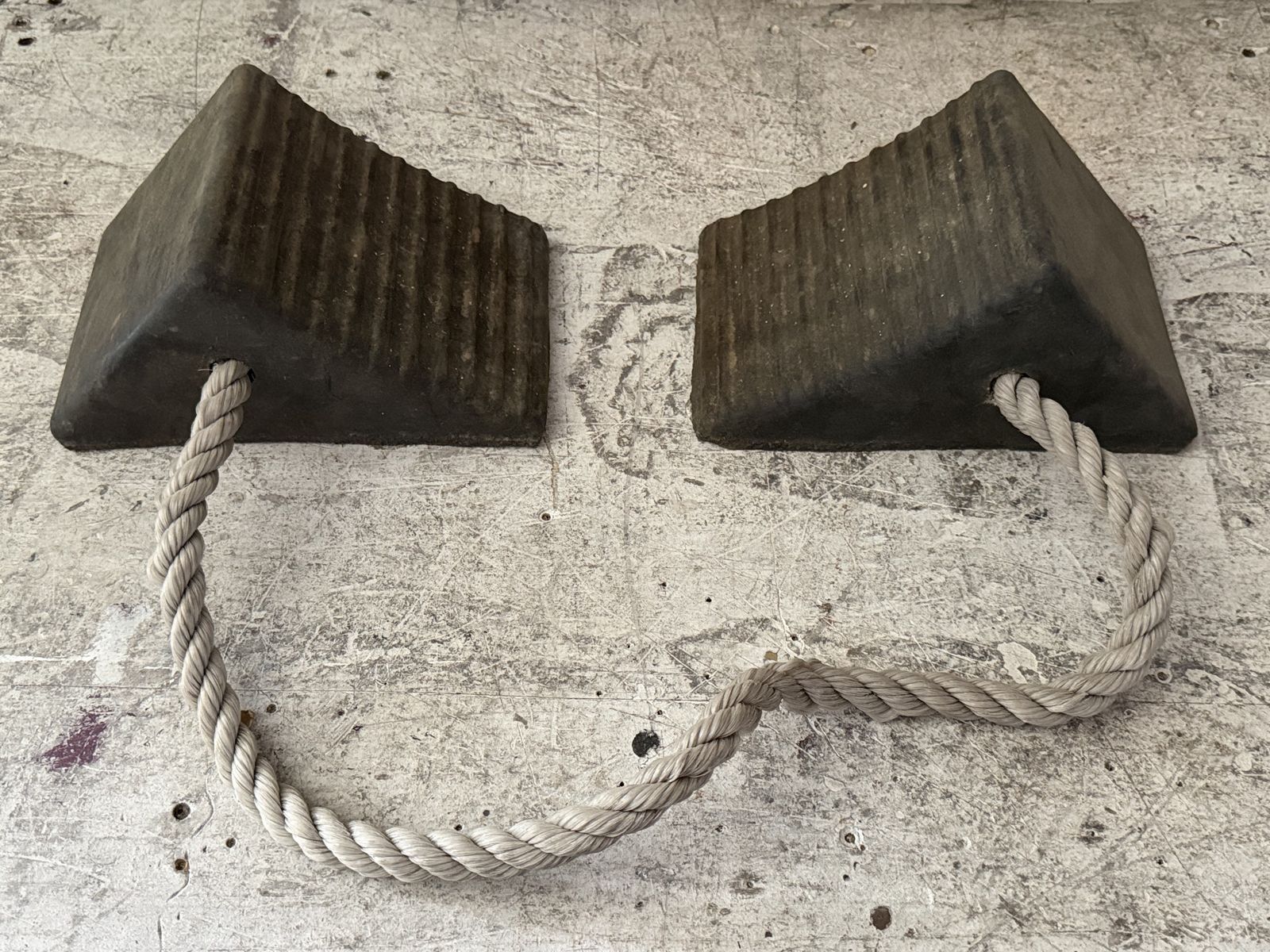 Main image 12