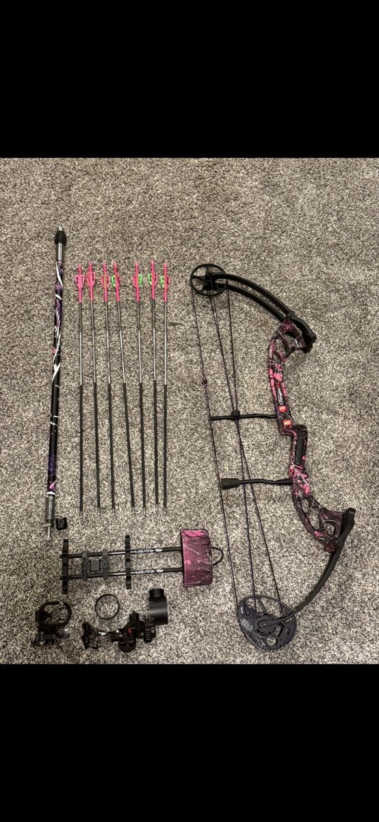 Women’s left handed compound bow